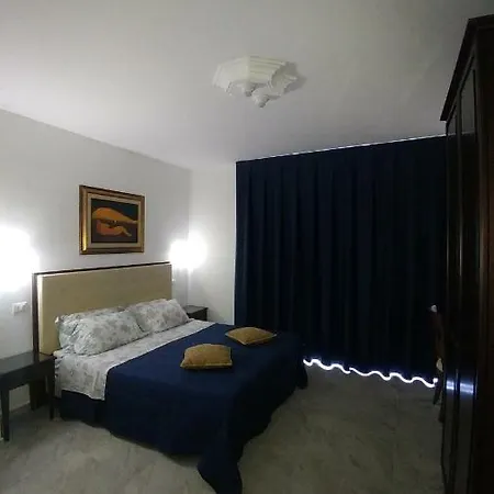 Aquila Reale Bed & Breakfast *