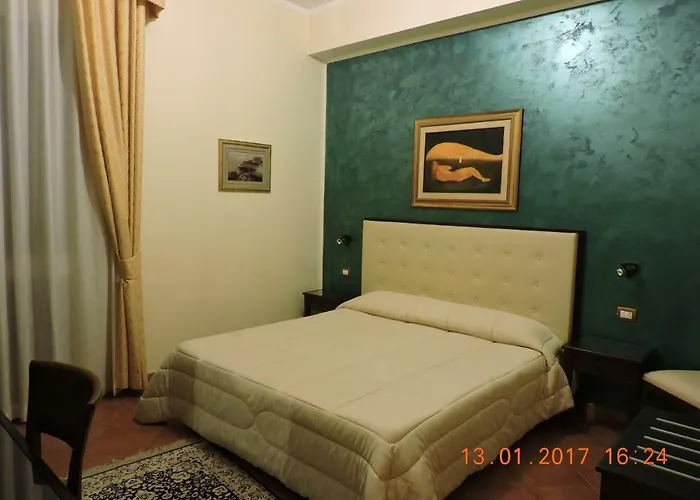 Aquila Reale Portopalo Di Capo Passero