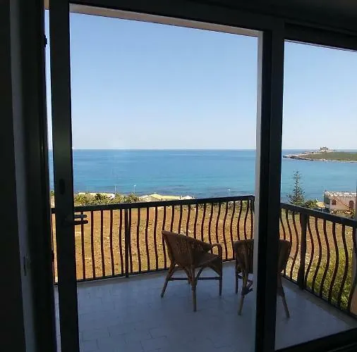 Aquila Reale Portopalo Di Capo Passero