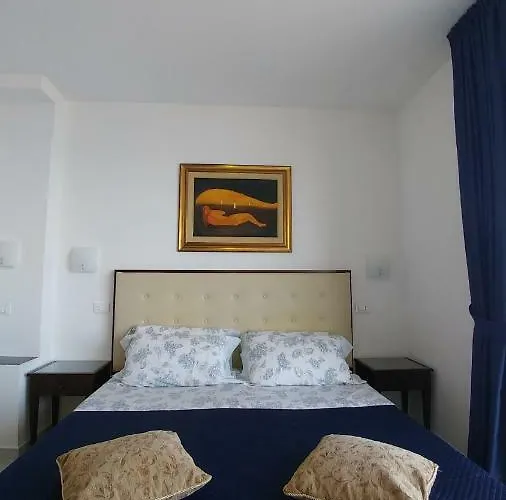 Aquila Reale Portopalo Di Capo Passero